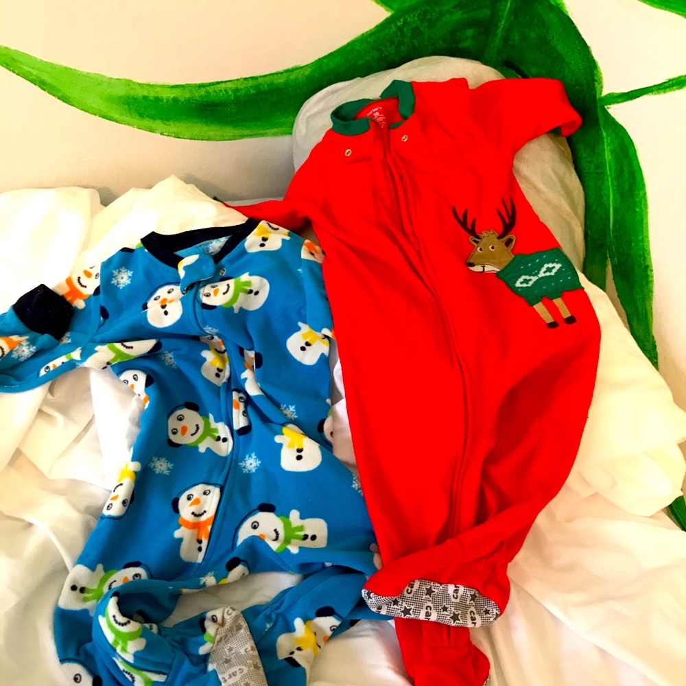 Carter’s Christmas sleepers. 18 months